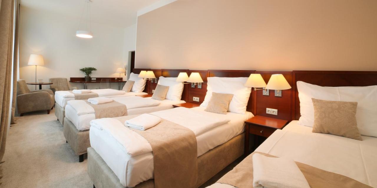 Hotel Kozak ブルノ エクステリア 写真