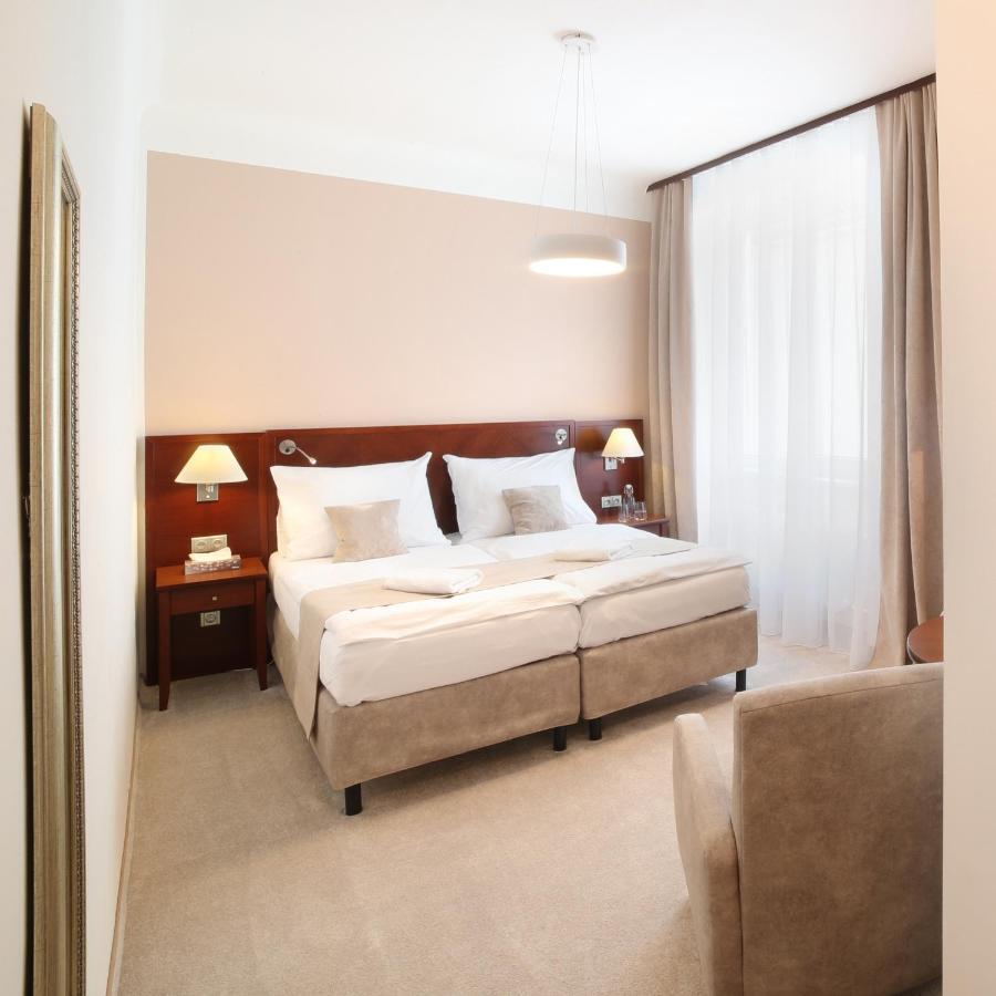 Hotel Kozak ブルノ エクステリア 写真